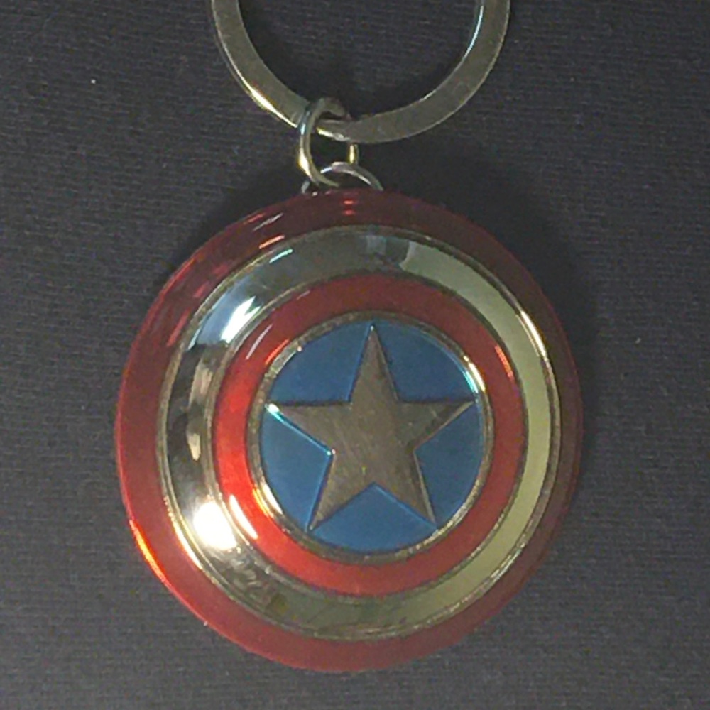 Captain America Shield Keychain - Picture 3 of 12